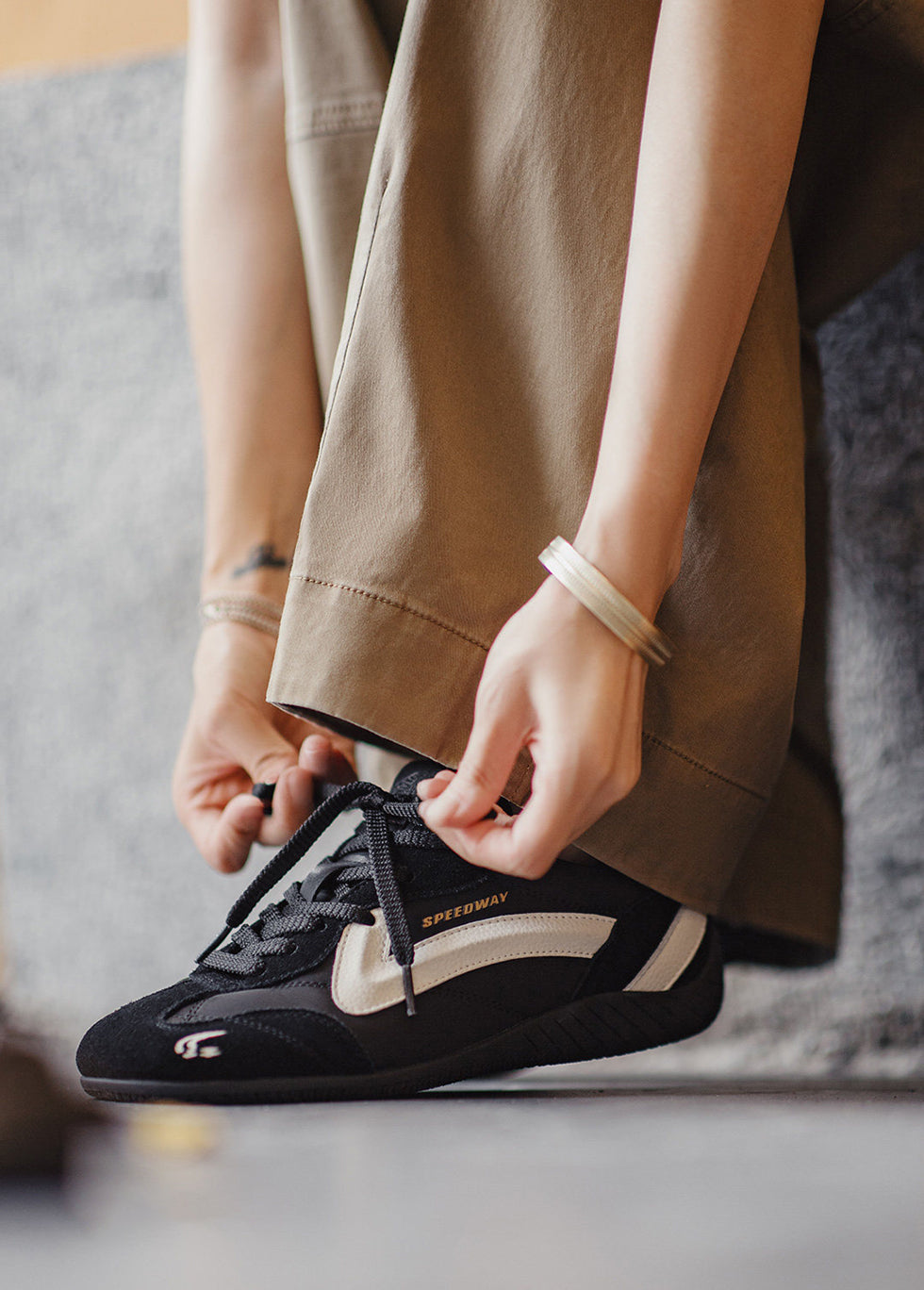 unisex retro style sneakers for casual city outfits