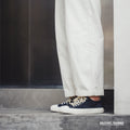 The version is derived from navy training shoes, and the canvas sneaker men's tannin washing treatment reproduces the sense of the times of a pair of retro sneakers